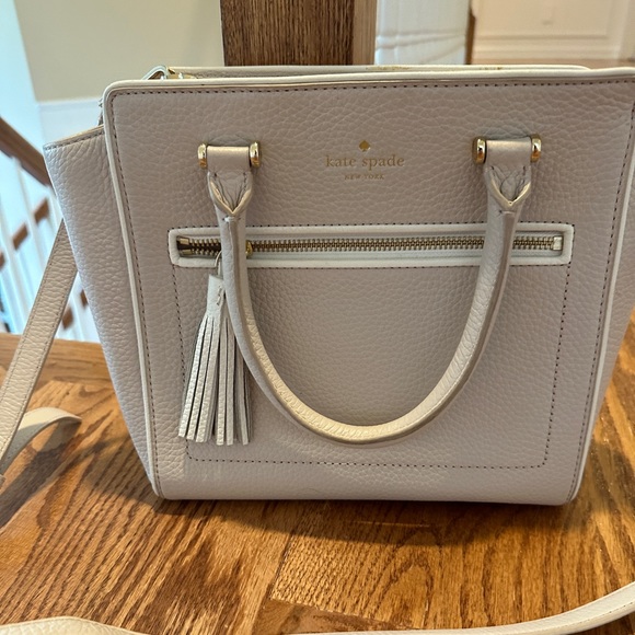 kate spade Handbags - Kate Spade Crossbody bag like new 40